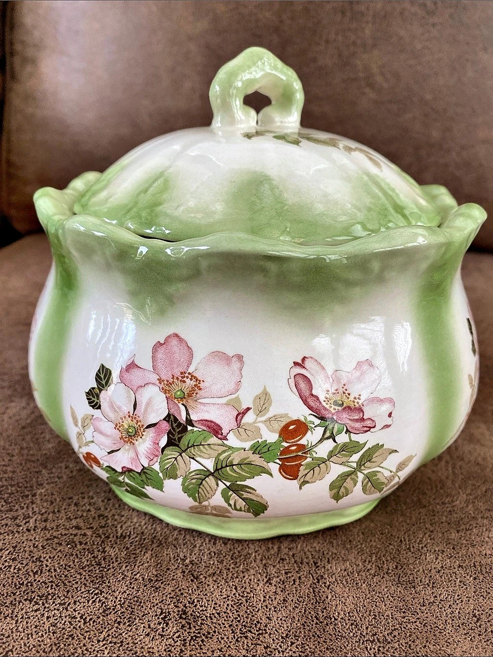 Villeroy & Boch Wildrose Covered Sugar Bowl
